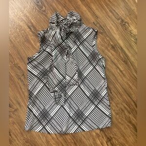 Black Label by Evan Picone | Black and White Casual Sleeveless Top | Size Small